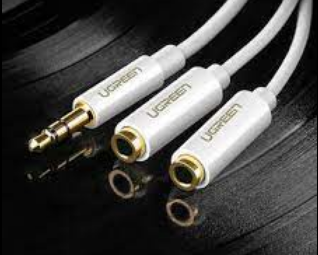 Cablu audio Ugreen  AV134 stereo 3.5 mm jack (T) la 2 x 3.5 mm jack (M) 0.25 m alb thumb
