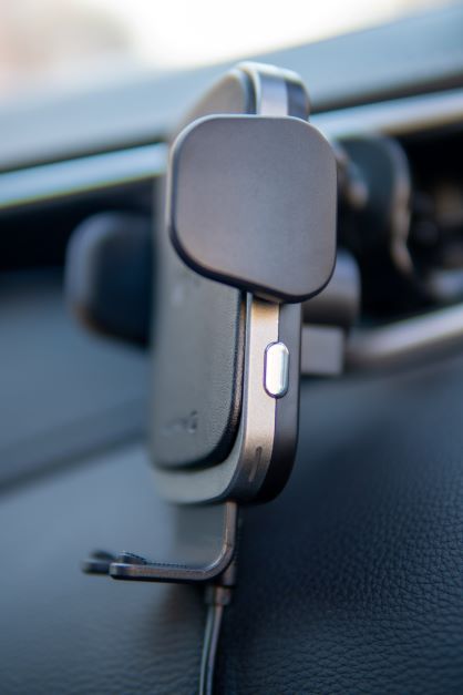 Suport auto inteligent ventilatia masinii cu incarcare wireless 15W Swissten S-GRIP W2-AV5 thumb