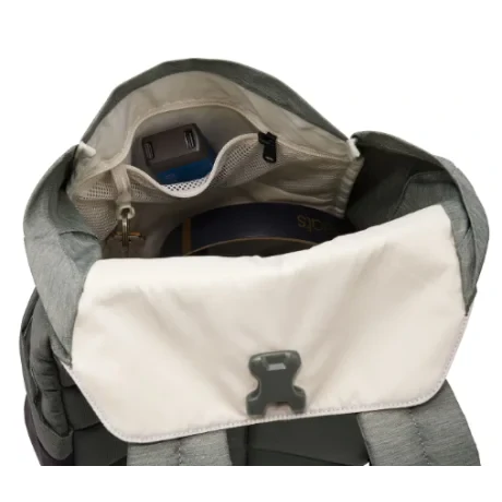 RUCSAC THULE, pt. notebook de max. 14 inch, 1 compartiment, buzunar lateral x 2, waterproof, poliester, &quot;TLBP213 AGAVE/BLACK&quot; / &quot;3204834&quot;
