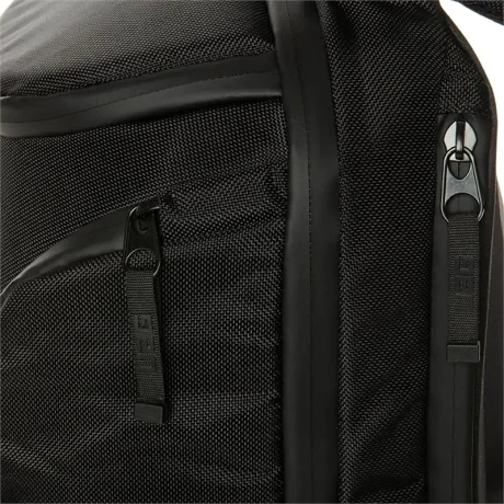 Rucsac UAG 18L pentru laptop 13&quot; Negru