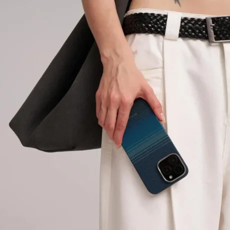 Husa Spate Pitaka Hard MagEZ Tactile Woven Aramid pentru iPhone 16 KI1601M Albastru