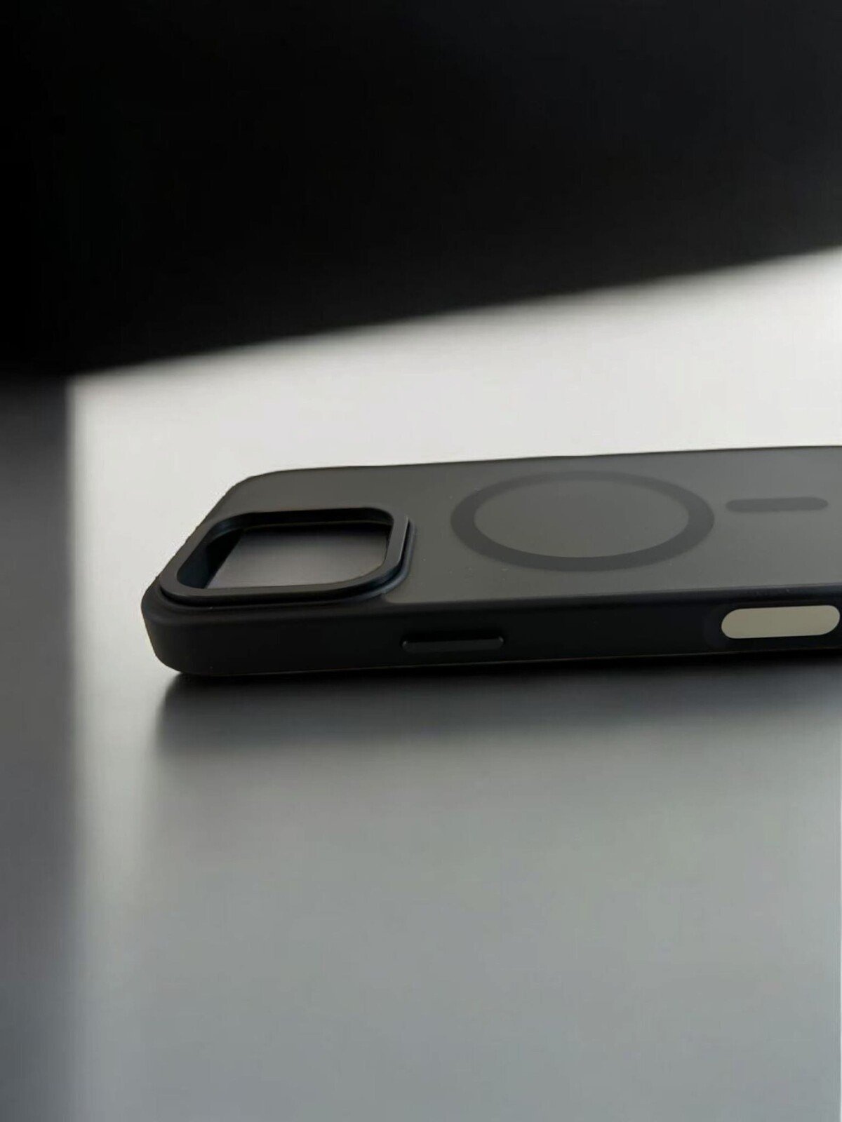Husa Spate Urban Gadgets MagForce pentru iPhone 16 Pro Max Negru thumb