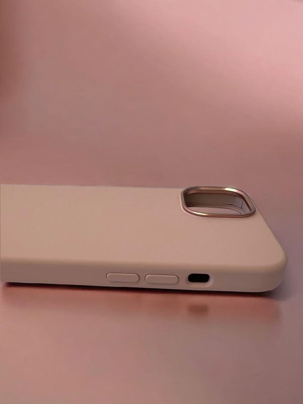 Husa Spate Urban Gadgets Silicon Soft MagSafe pentru iPhone 14 Roz thumb