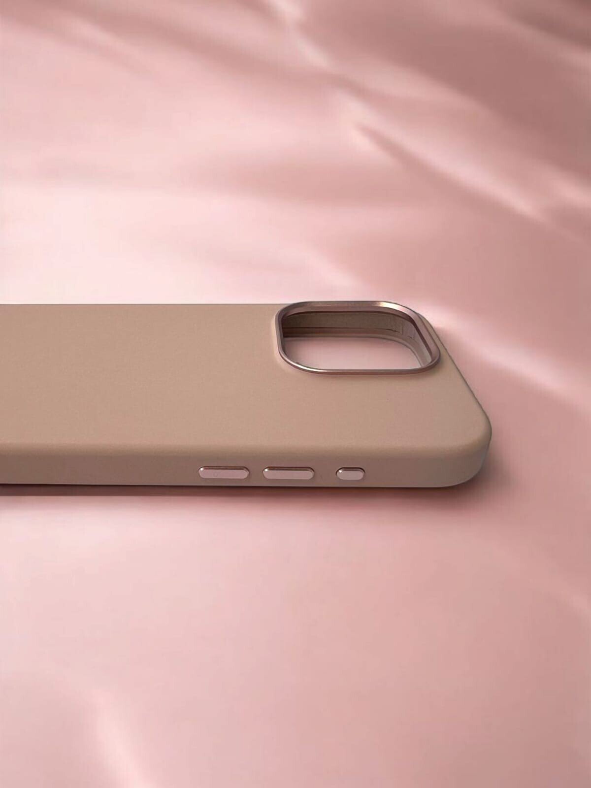 Husa Spate Urban Gadgets Silicon Soft MagSafe pentru iPhone 15 Pro Roz thumb