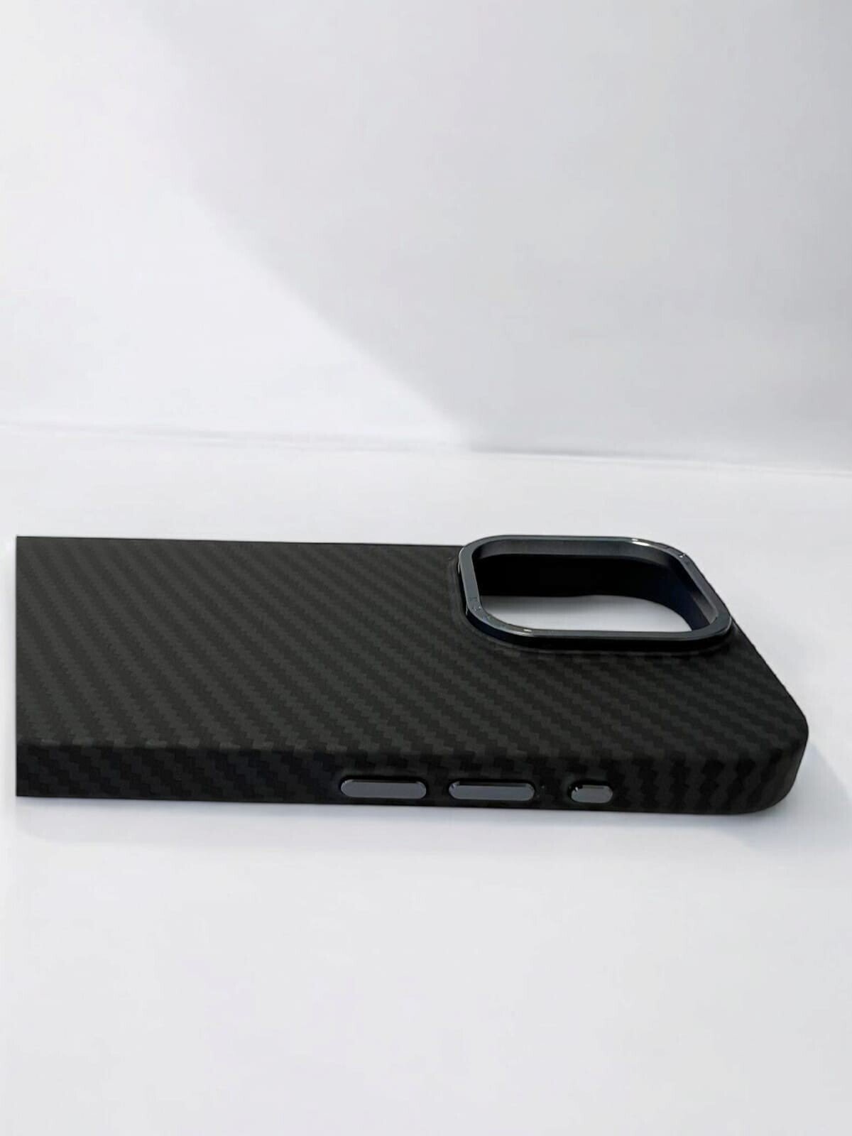 Husa Spate Carbon Z Kevlar pentru iPhone 15 Pro Bulk Negru thumb