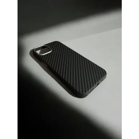 Husa Spate Hard Urban Gadgets MagForce Aramid pentru iPhone 13 Negru