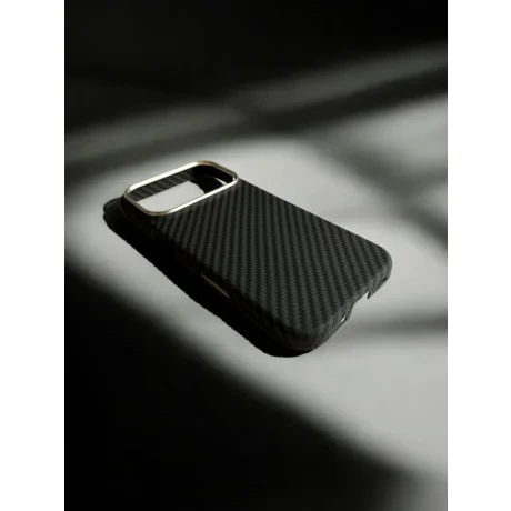 Husa Spate Hard Urban Gadgets MagForce Aramid pentru iPhone 17 Pro Negru