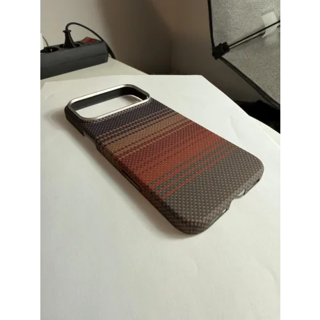 Husa Spate Hard Urban Gadgets MagForce Aramid pentru iPhone 17 Pro Max Maro