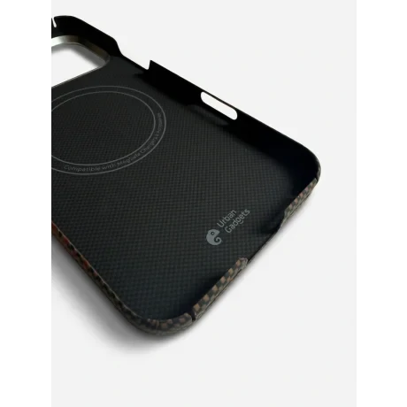 Husa Spate Hard Urban Gadgets MagForce Aramid pentru iPhone 17 Pro Max Maro