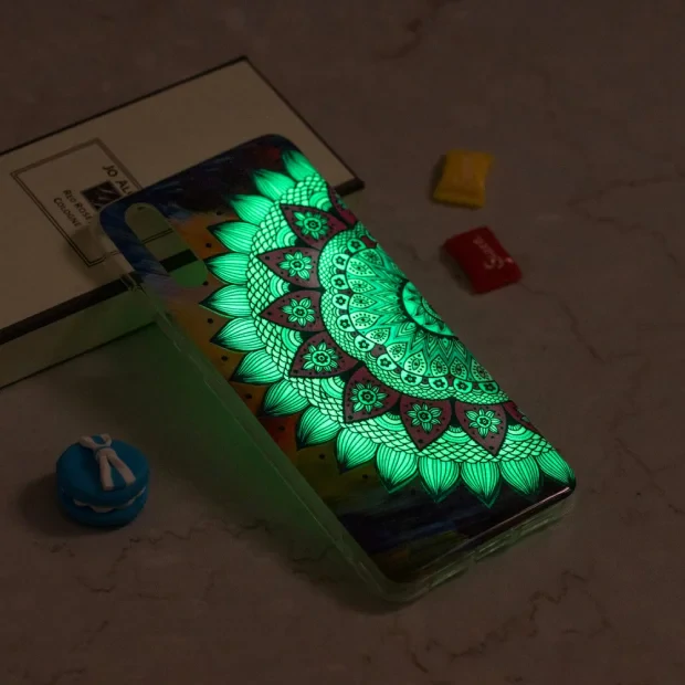 Husa iPhone XR Luminous Patterned Mandala Flower