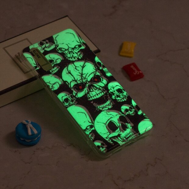 Husa iPhone XR, Luminous Patterned, Skulls Pattern